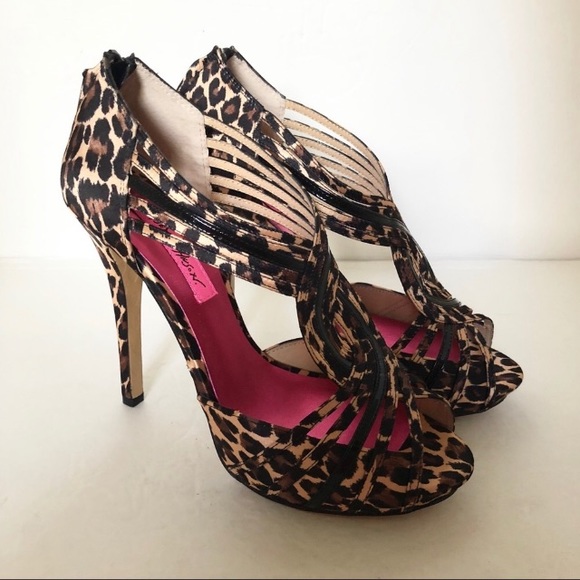 Betsey Johnson leopard heel size 7.5 - Picture 1 of 6